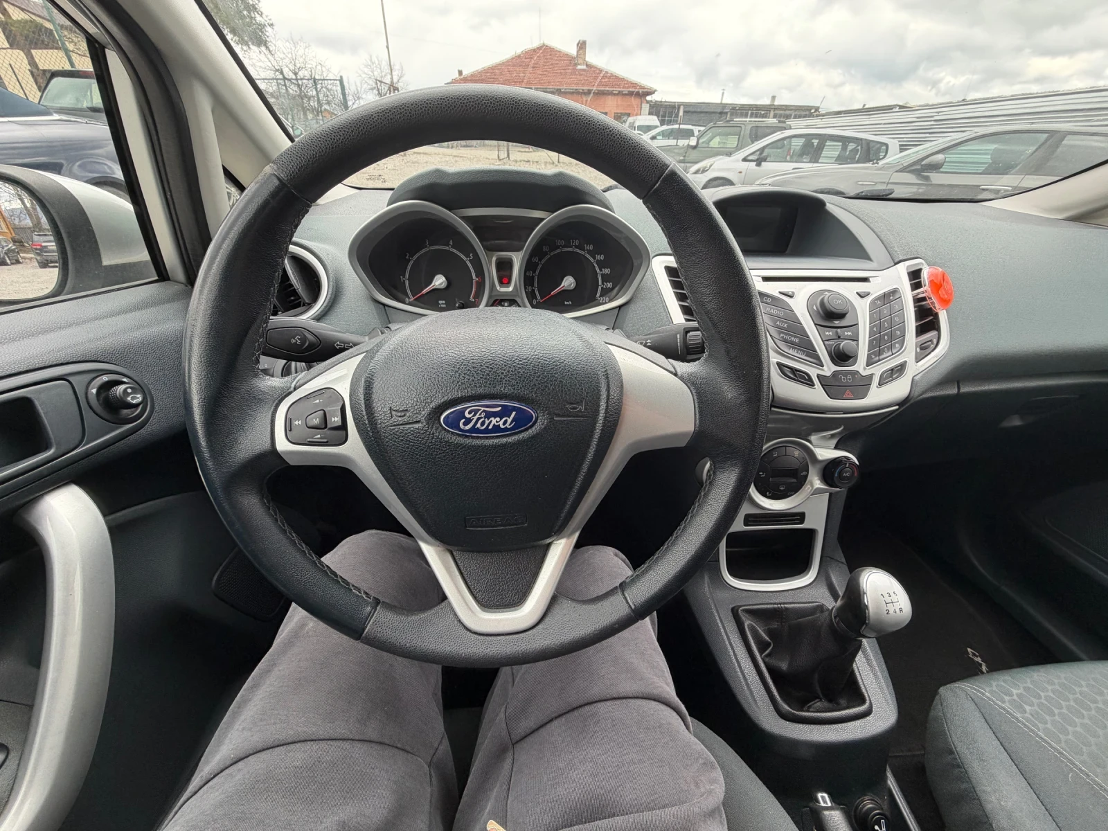 Ford Fiesta 1.2 benzin titanium, снимка 8 - Автомобили и джипове - 54088898
