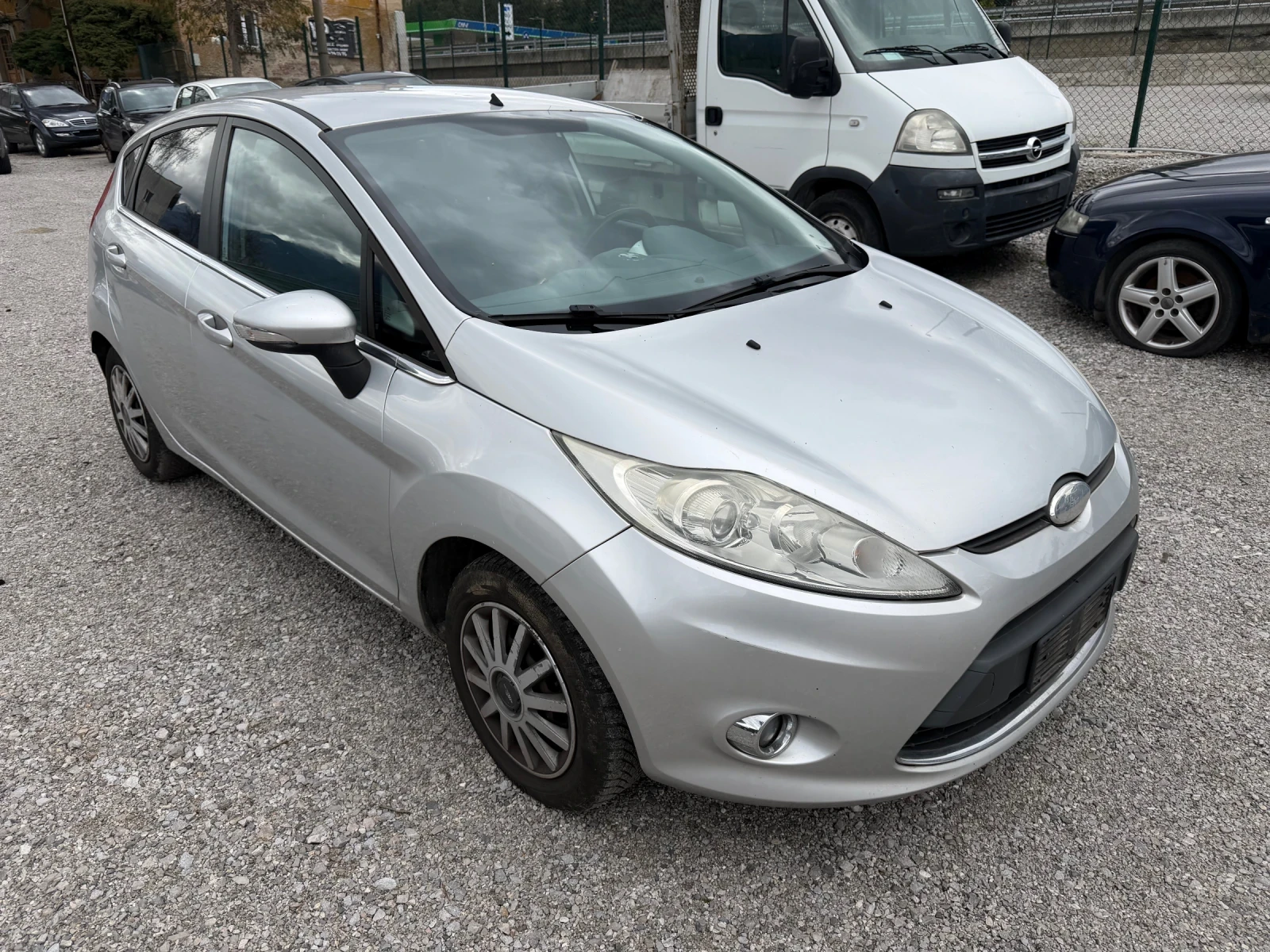 Ford Fiesta 1.2 benzin titanium, снимка 3 - Автомобили и джипове - 54088898