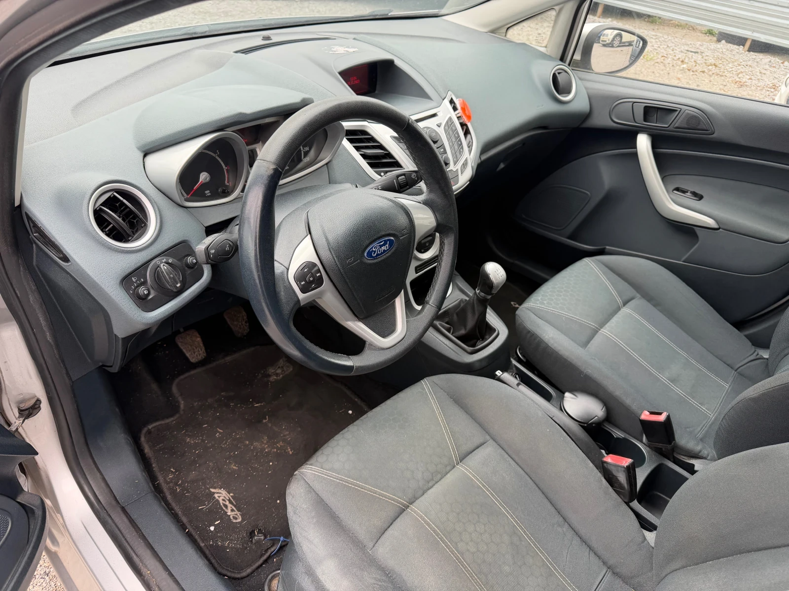 Ford Fiesta 1.2 benzin titanium, снимка 7 - Автомобили и джипове - 54088898