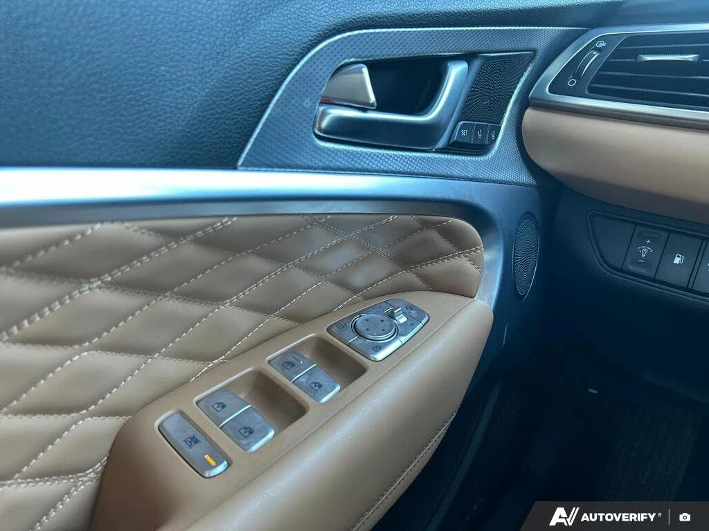 Genesis G70 2.0T Prestige AWD, снимка 14 - Автомобили и джипове - 54599310
