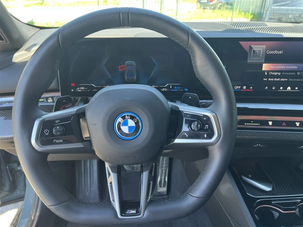 BMW 550 xDrive, снимка 12 - Автомобили и джипове - 54632853