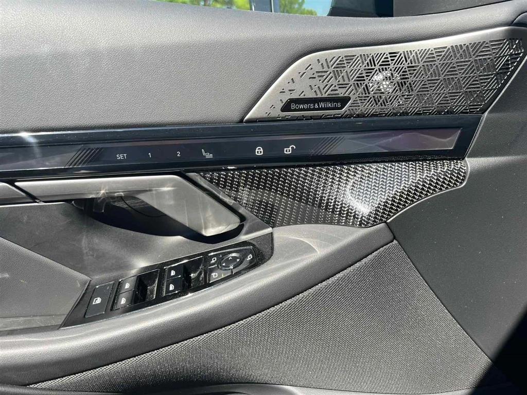 BMW 550 xDrive, снимка 15 - Автомобили и джипове - 54632853