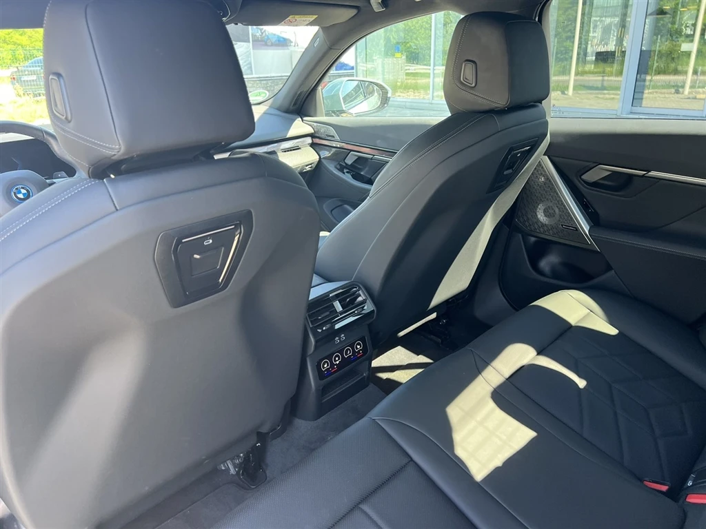 BMW 550 xDrive, снимка 14 - Автомобили и джипове - 54632853