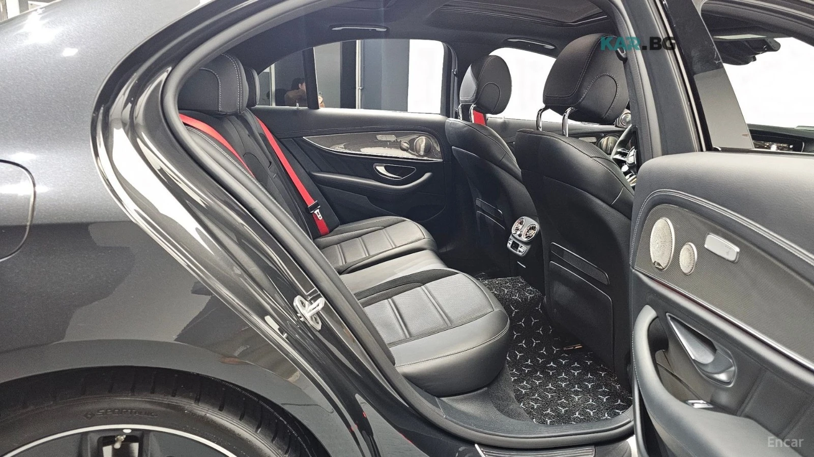 Mercedes-Benz E 53 AMG 4MATIC КОЖА* ПОДГРЕВ* ОБДУХВ* BURMASTER* PANO* 360, снимка 11 - Автомобили и джипове - 55192494