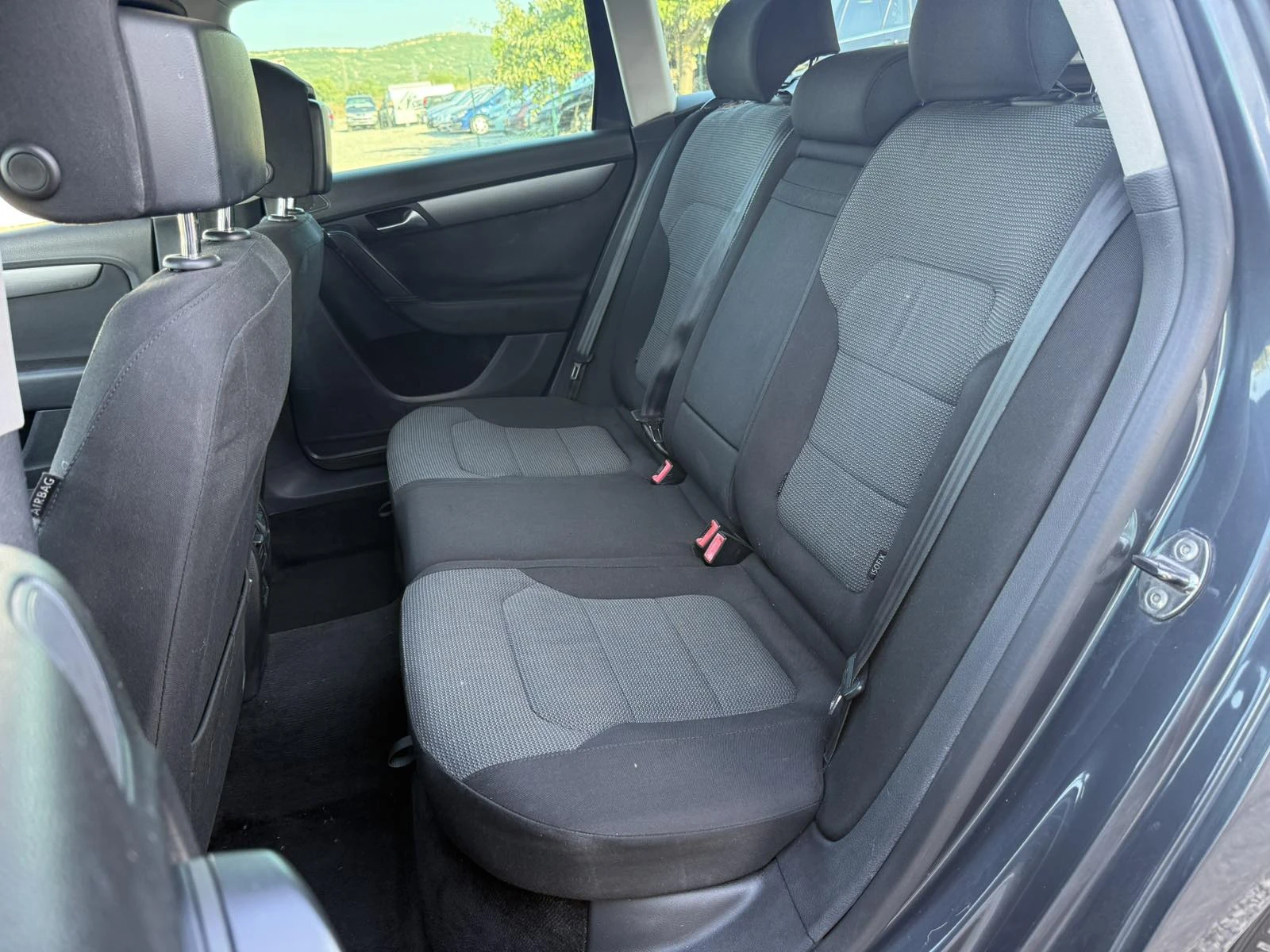 VW Passat 2.0TDi ITALIA, снимка 16 - Автомобили и джипове - 55539021