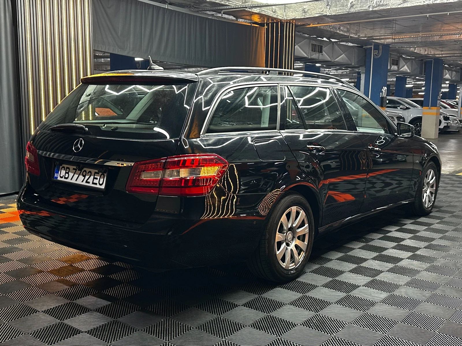 Mercedes-Benz E 200 2.2d 136 к.с., снимка 4 - Автомобили и джипове - 55665666