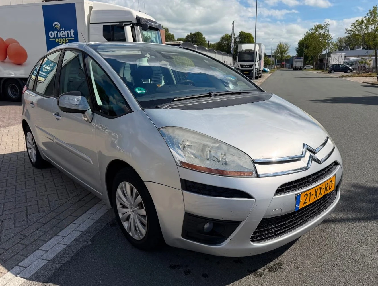 Citroen C4 1.8 доказуеми км, снимка 2 - Автомобили и джипове - 55881092