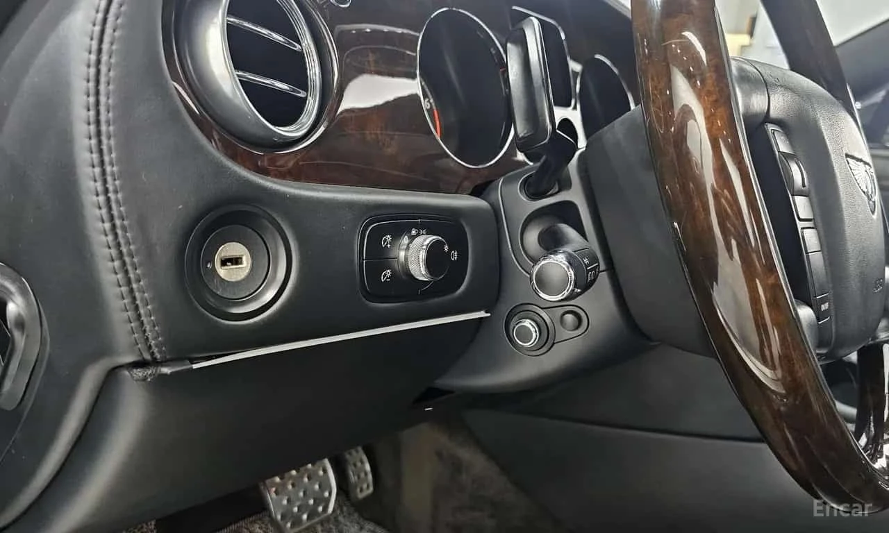 Bentley Flying Spur 6.0 | АВТОФИНАНСИРАНЕ | ЦЕНА ДО БЪЛГАРИЯ, снимка 16 - Автомобили и джипове - 56248693