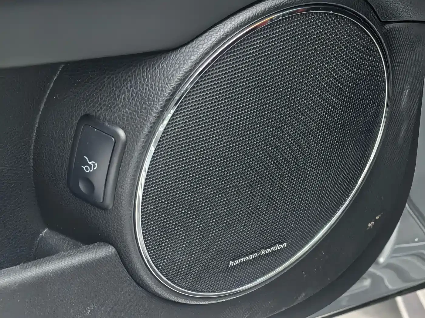 Mercedes-Benz C 63 AMG V8* CARBON* HARMAN* 87300 KM* ������ ���� | Mobile.bg � ����������� 15