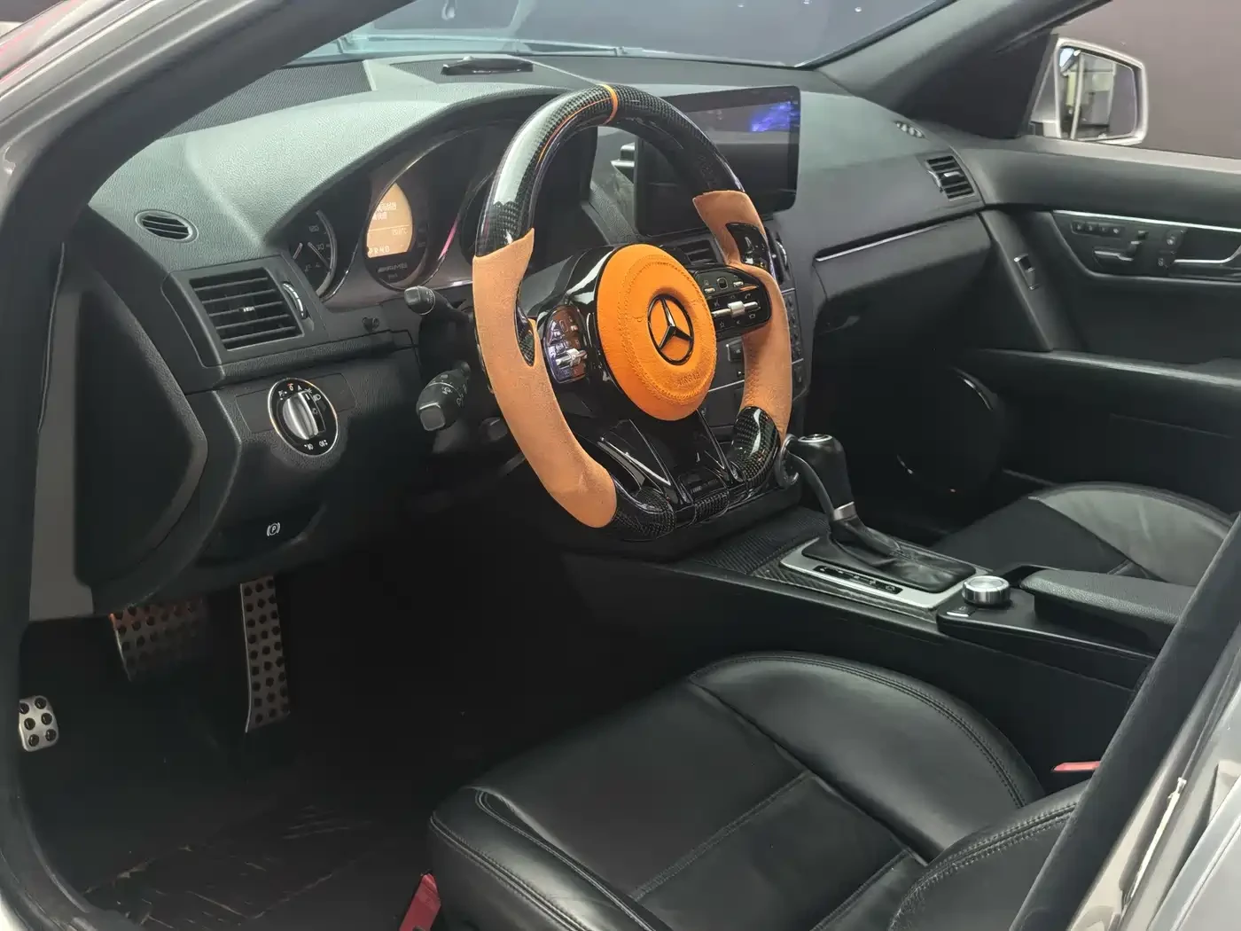 Mercedes-Benz C 63 AMG V8* CARBON* HARMAN* 87300 KM* ������ ���� | Mobile.bg � ����������� 11