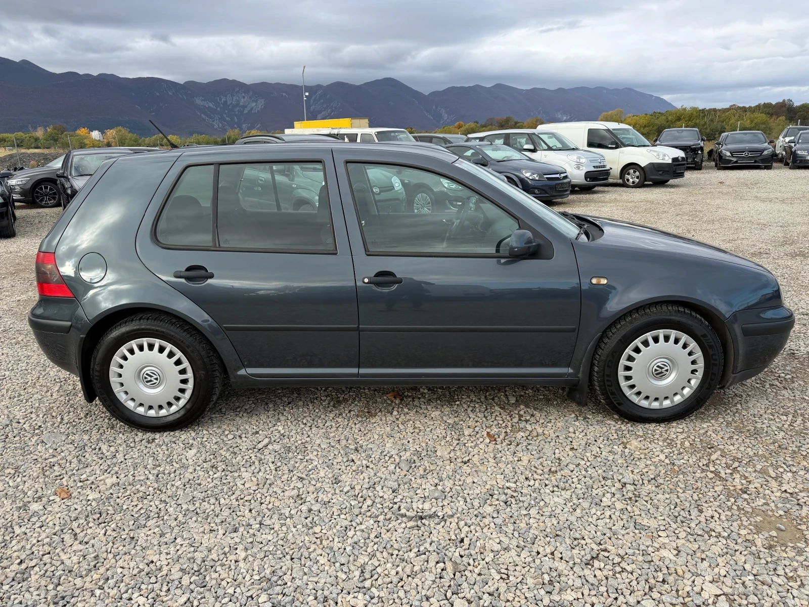 VW Golf 1.9TDI-90PS, снимка 4 - Автомобили и джипове - 56666059