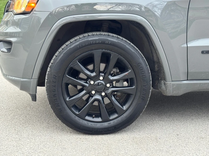 Jeep Grand cherokee, снимка 17 - Автомобили и джипове - 52666636