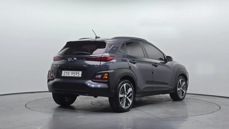 Hyundai Kona 1.6 CRDI / Автоматик / Пълна сервизна история !!!, снимка 2 - Автомобили и джипове - 53012365