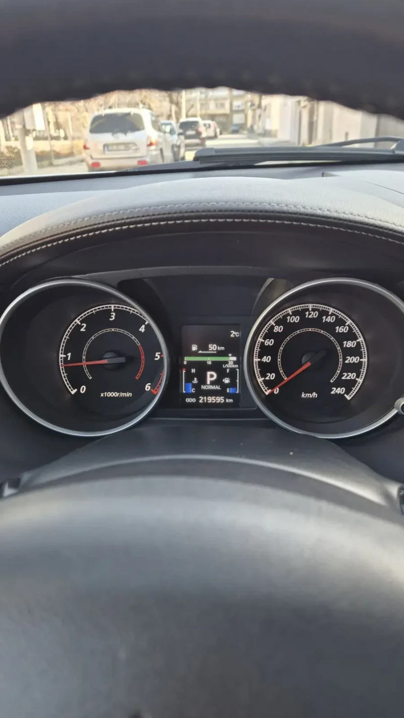 Mitsubishi Outlander 2.2 156kc 1+ 6 местен 4-4 Автоматика , снимка 12 - Автомобили и джипове - 53069685