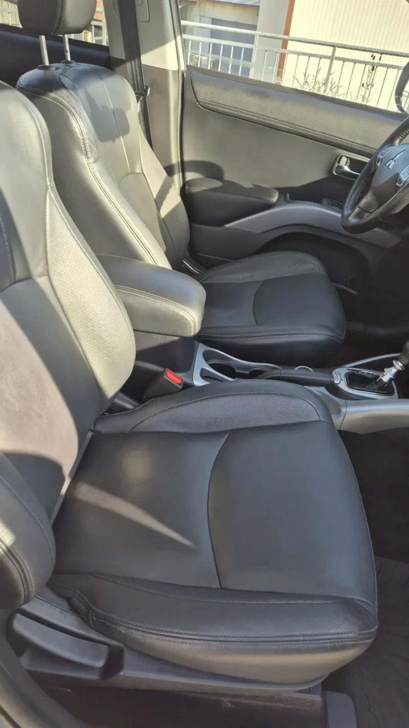 Mitsubishi Outlander 2.2 156kc 1+ 6 местен 4-4 Автоматика , снимка 10 - Автомобили и джипове - 53069685