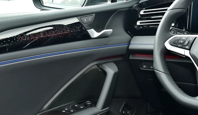 VW Tiguan 1.5 TFSIe 4Motion = R-Line= Гаранция - изображение 4