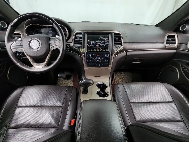 Jeep Grand cherokee 3.0 DIESEL OVERLAND SUMMIT WK2, снимка 14 - Автомобили и джипове - 55113562