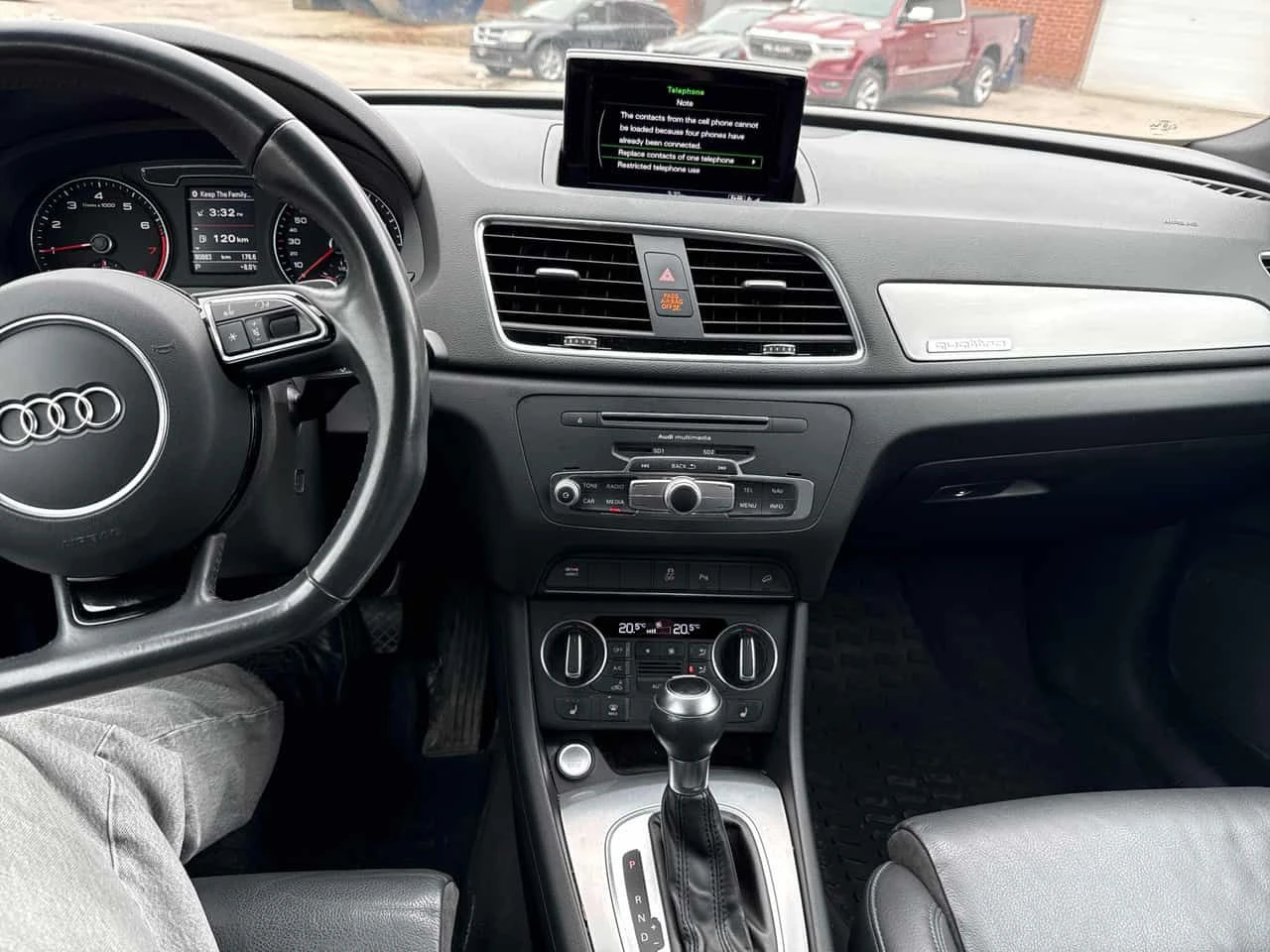 Audi Q3 Progressiv  CARFAX, снимка 9 - Автомобили и джипове - 54156085