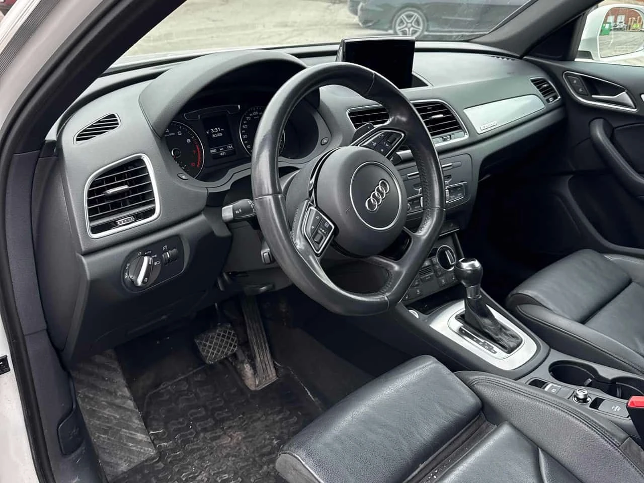 Audi Q3 Progressiv  CARFAX, снимка 5 - Автомобили и джипове - 54156085