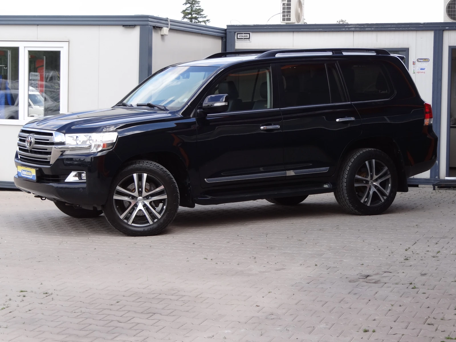 Toyota Land cruiser 200/V8d-4d/Facelift/AWD/Auto/Navi/Koja/Camera-360/, снимка 2 - Автомобили и джипове - 54807936