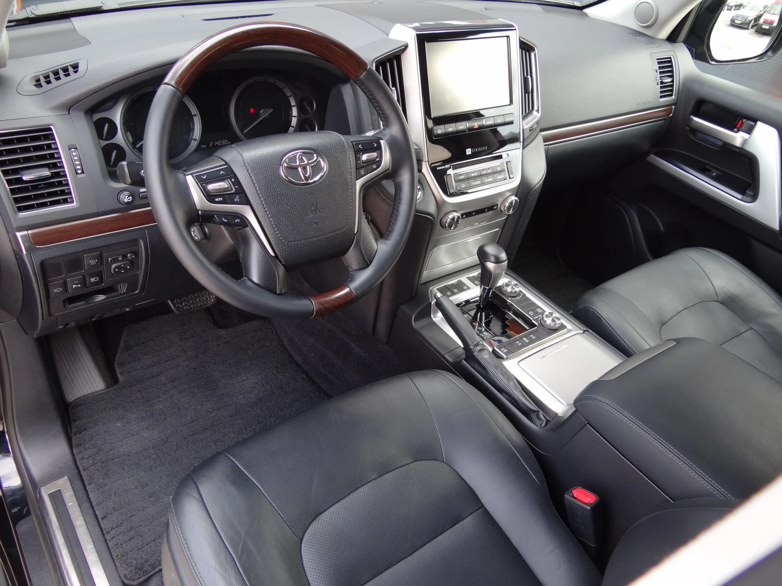 Toyota Land cruiser 200/V8d-4d/Facelift/AWD/Auto/Navi/Koja/Camera-360/, снимка 8 - Автомобили и джипове - 54807936