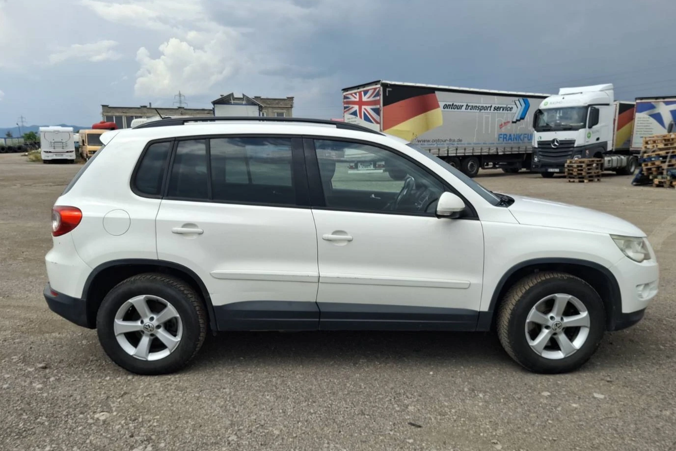 VW Tiguan 2.0d 170кс, снимка 4 - Автомобили и джипове - 55314674