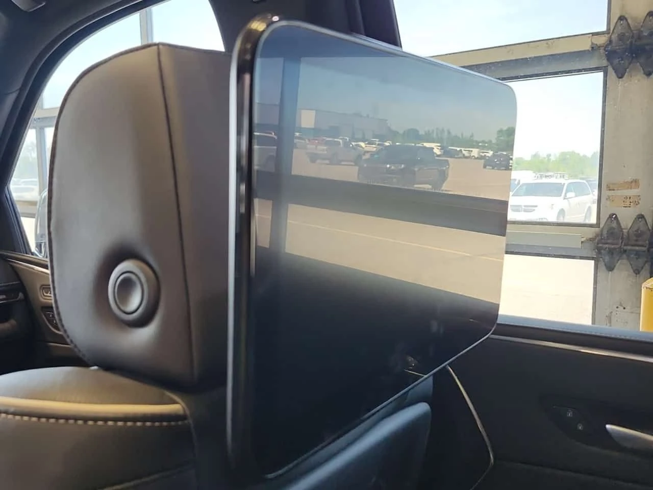 Cadillac Escalade ESV * 4WD PREMIUM LUXURY * CARFAX * ��� ��������� | Mobile.bg � ����������� 10