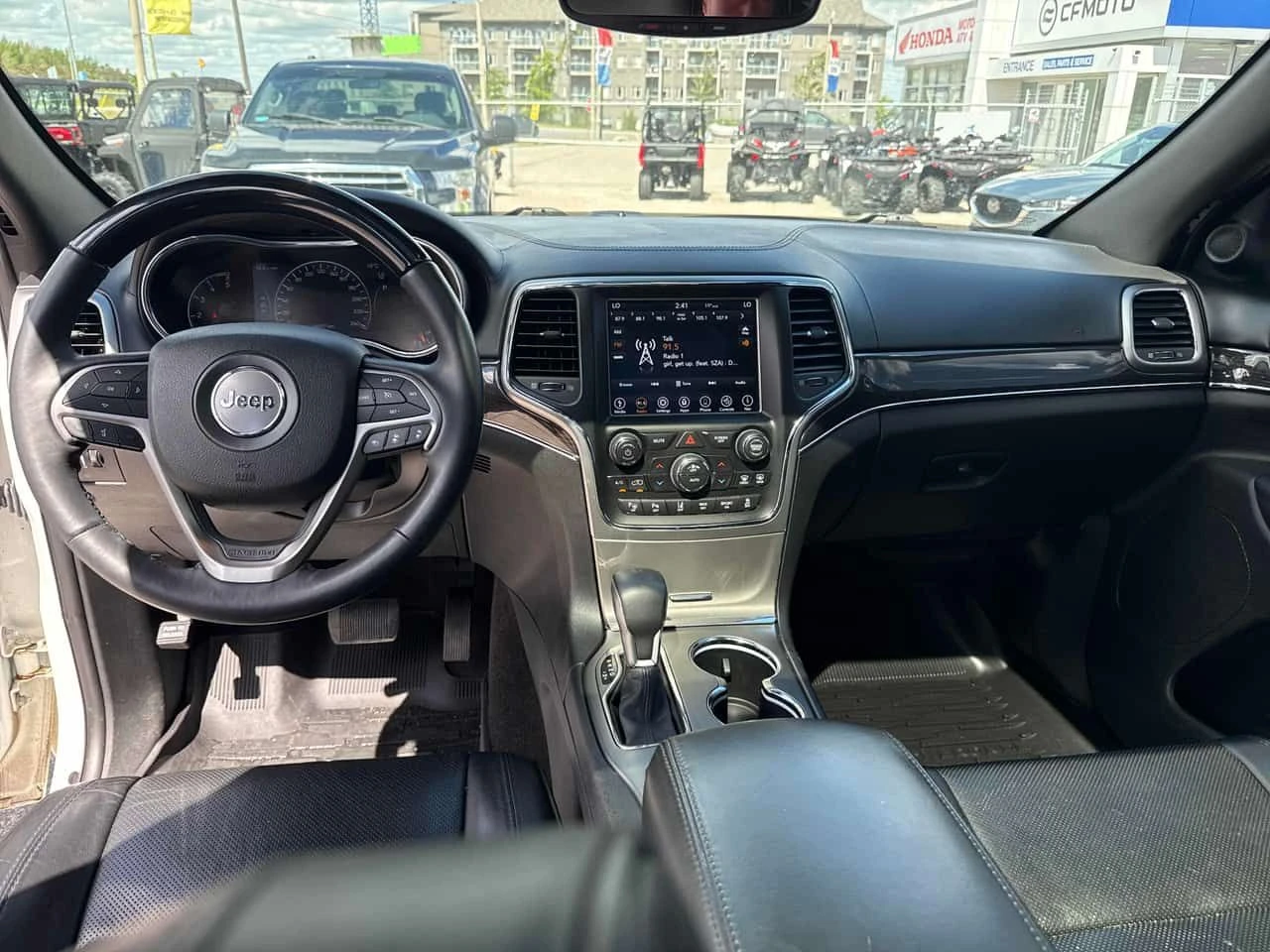 Jeep Grand cherokee * Overland * CARFAX * ОПЦИЯ ЗА ФИНАНСИРАНЕ , снимка 13 - Автомобили и джипове - 55433591