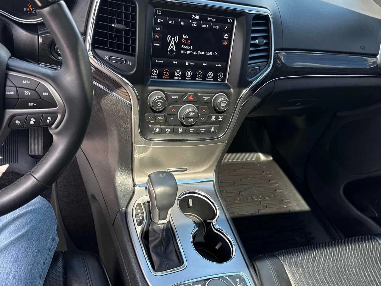 Jeep Grand cherokee * Overland * CARFAX * ОПЦИЯ ЗА ФИНАНСИРАНЕ , снимка 9 - Автомобили и джипове - 55433591