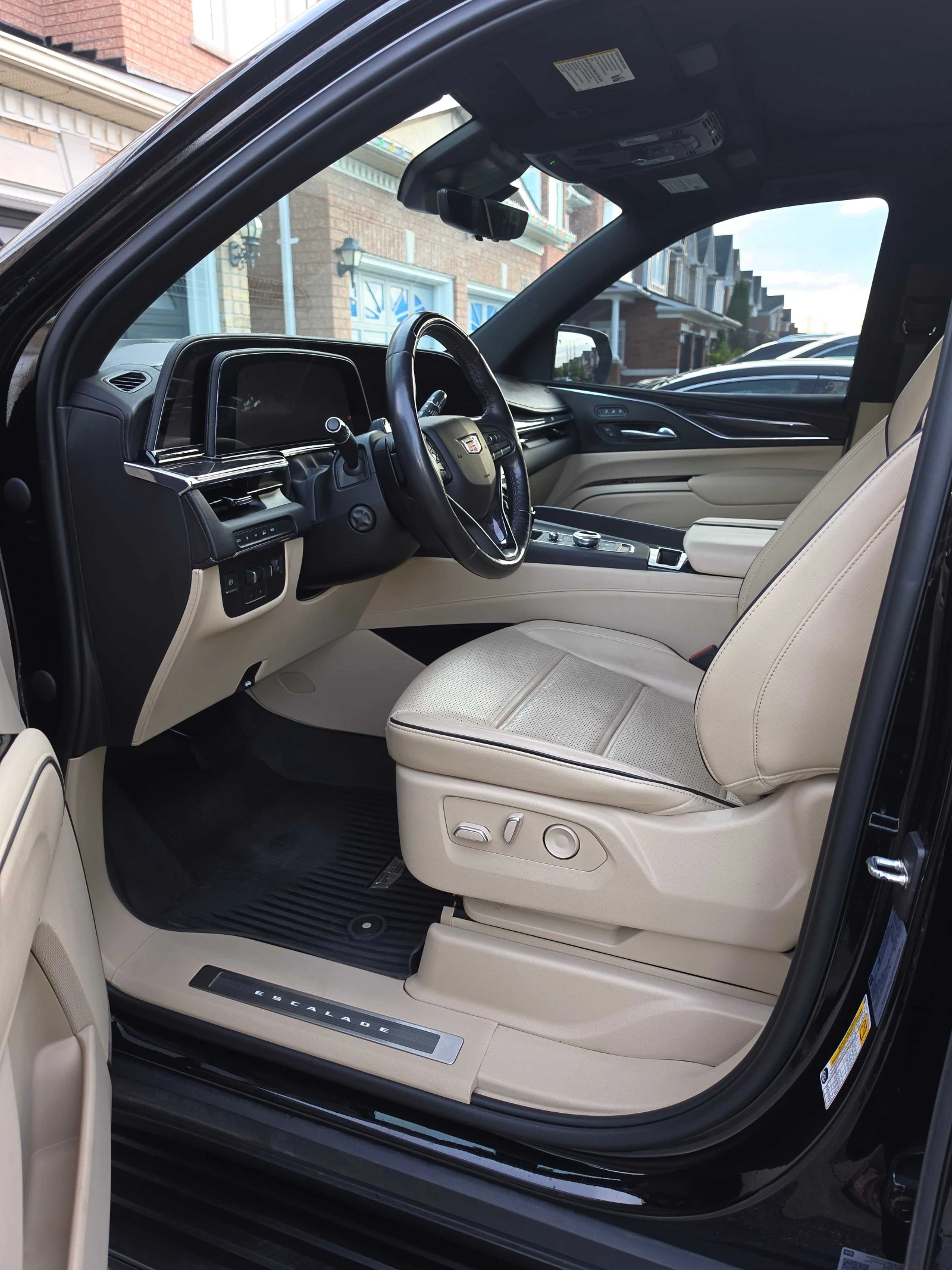 Cadillac Escalade * 4WD Premium Luxury * CARFAX * , снимка 5 - Автомобили и джипове - 56120851