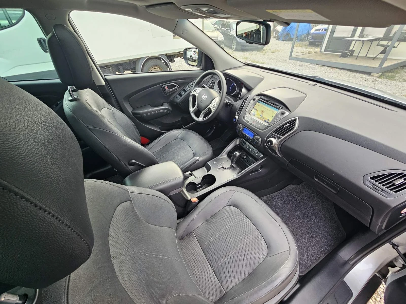 Hyundai IX35 2.0CRDI 4X4 184k.c. PREMIUM, снимка 10 - Автомобили и джипове - 56238460