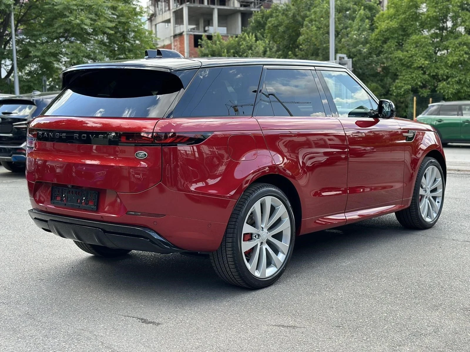 Land Rover Range Rover Sport First Edition, снимка 3 - Автомобили и джипове - 56320969