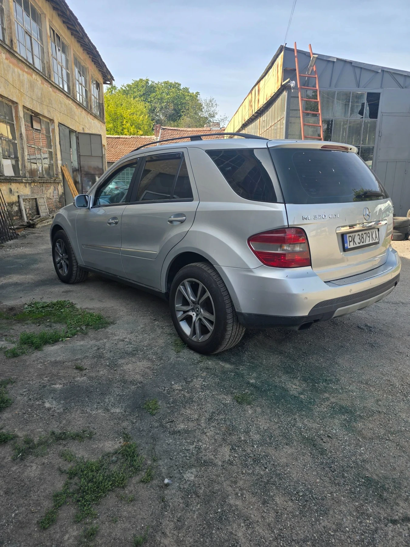 Mercedes-Benz ML 320, снимка 3 - Автомобили и джипове - 56391373