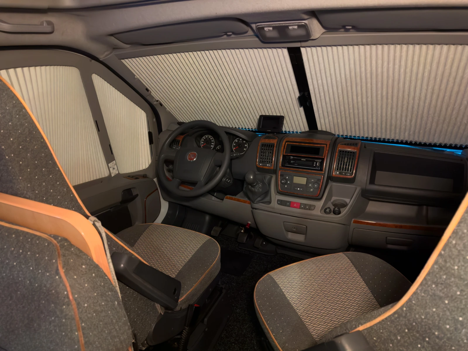 Кемпер Dethleffs ADVANTAGE T5841, снимка 11 - Каравани и кемпери - 54259931