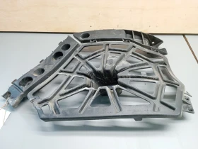 Водач, държач задна броня ляв Рено Гранд Сценик 1.4т