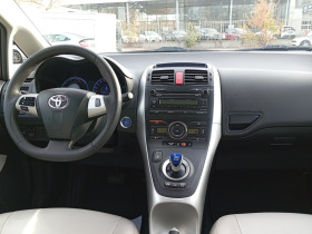 Toyota Auris 1.8 hibrid, снимка 9