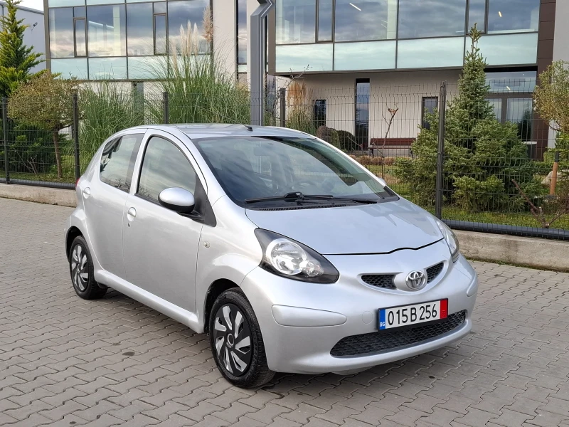 Toyota Aygo 1.0VVT-I* (68кс)* * AВТОМАТИК* * НОВ ВНОС* * , снимка 3 - Автомобили и джипове - 52720927