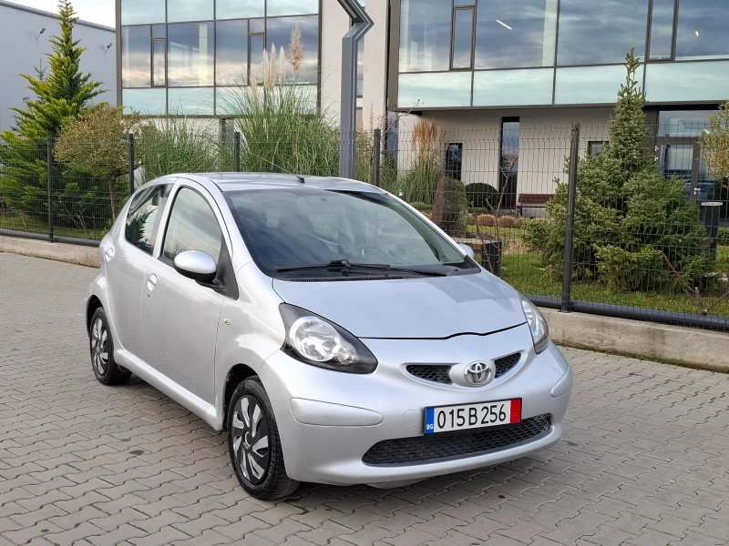 Toyota Aygo 1.0VVT-I* (68кс)* * AВТОМАТИК* * НОВ ВНОС* * , снимка 2 - Автомобили и джипове - 52720927