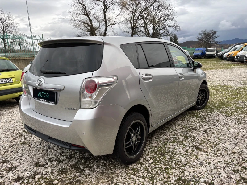 Toyota Verso D4D FACELIFT, снимка 4 - Автомобили и джипове - 53285933