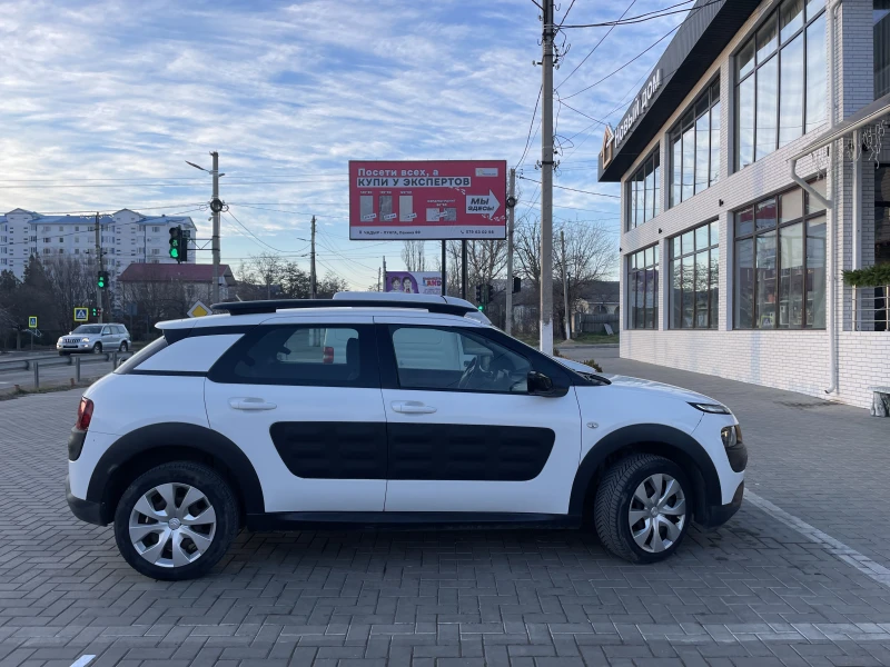 Citroen C4 Cactus Гаранция - Реални Километри, снимка 3 - Автомобили и джипове - 53398624