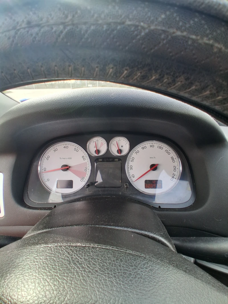 Peugeot 307, снимка 4 - Автомобили и джипове - 53483944