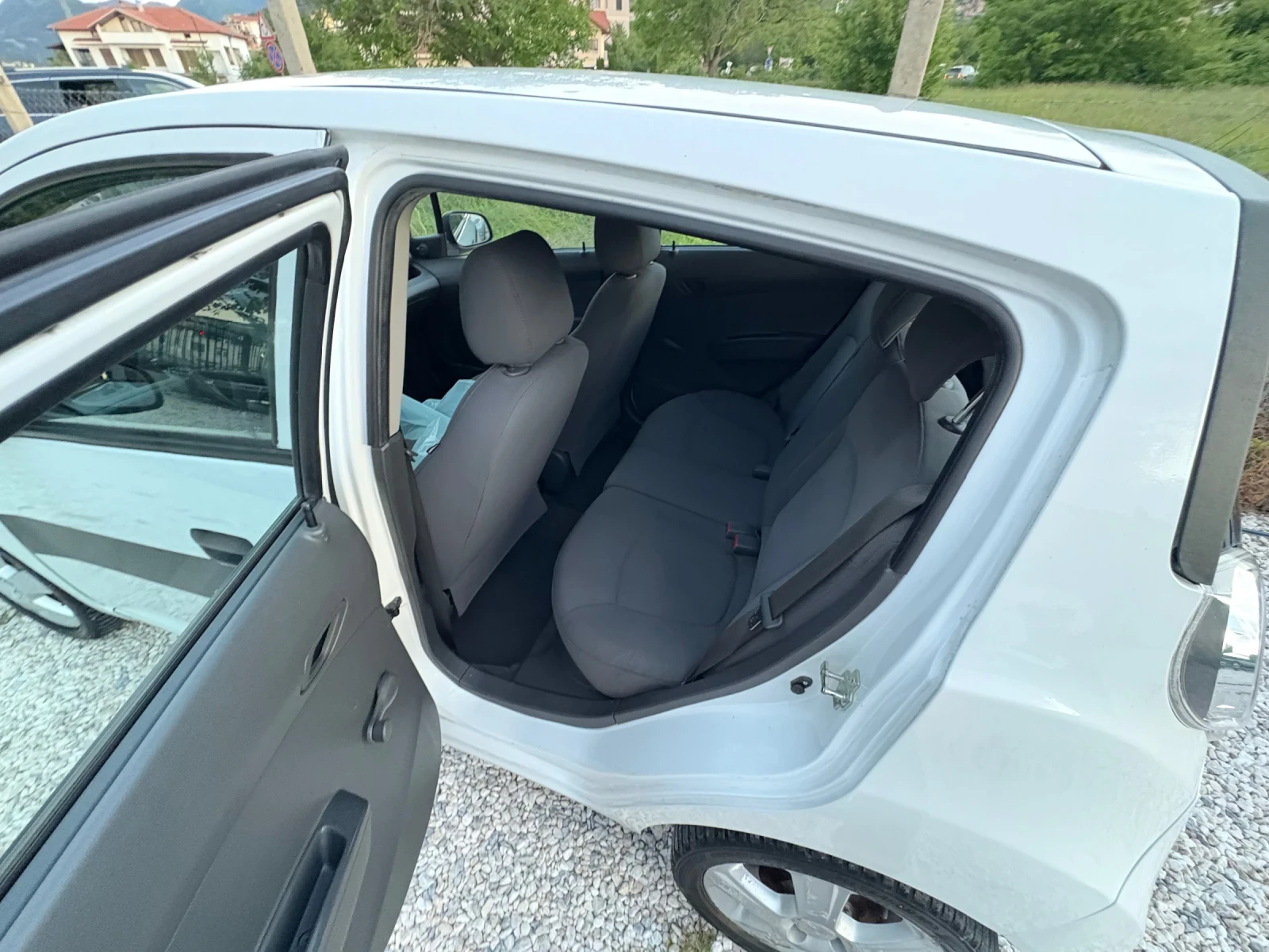 Chevrolet Spark 4 цилиндъра 1.0 куб. 75 кс 2011г - изображение 8