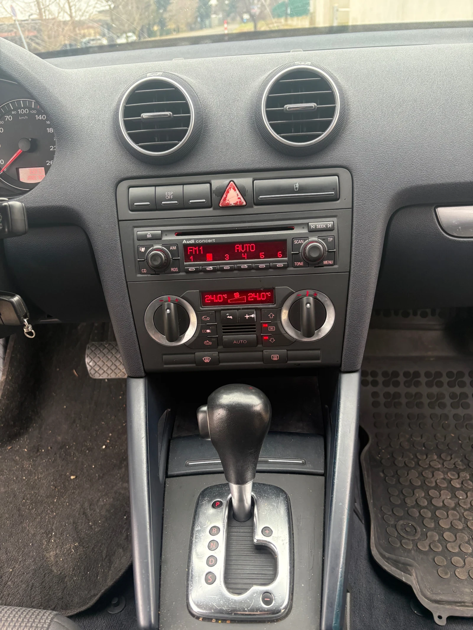 Audi A3 2.TDi DSG - изображение 7