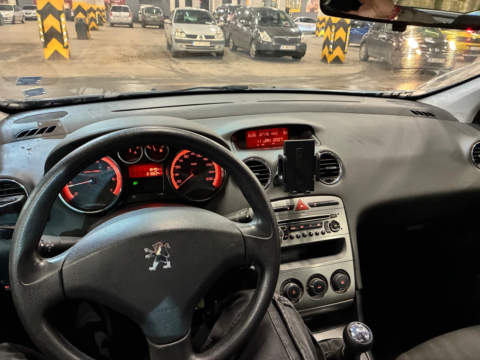 Peugeot 308 1.6i 120к.с. 2009г. - изображение 9