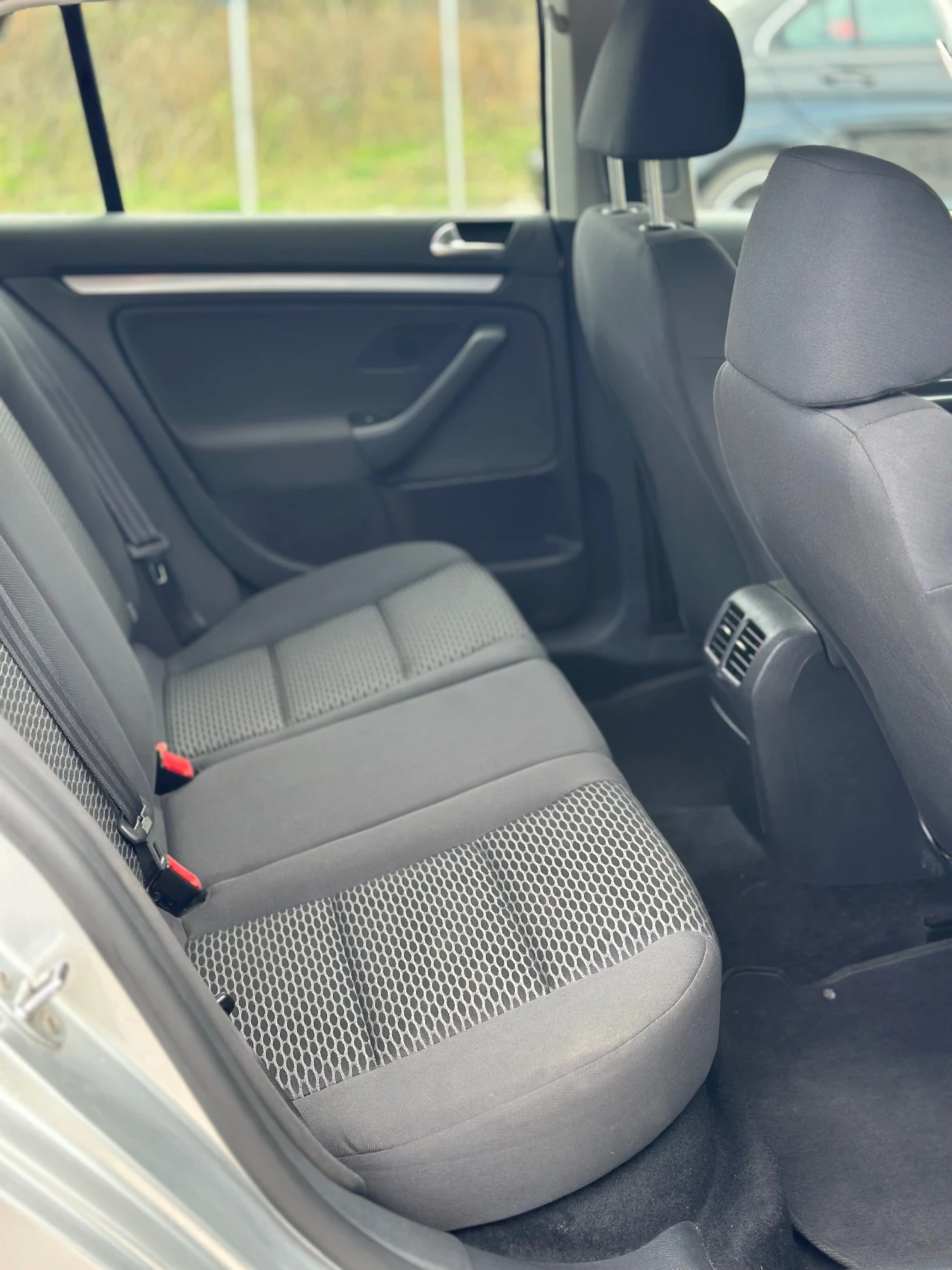 VW Golf Variant 1.6 TDI. * Перфектен* , снимка 12 - Автомобили и джипове - 53803820