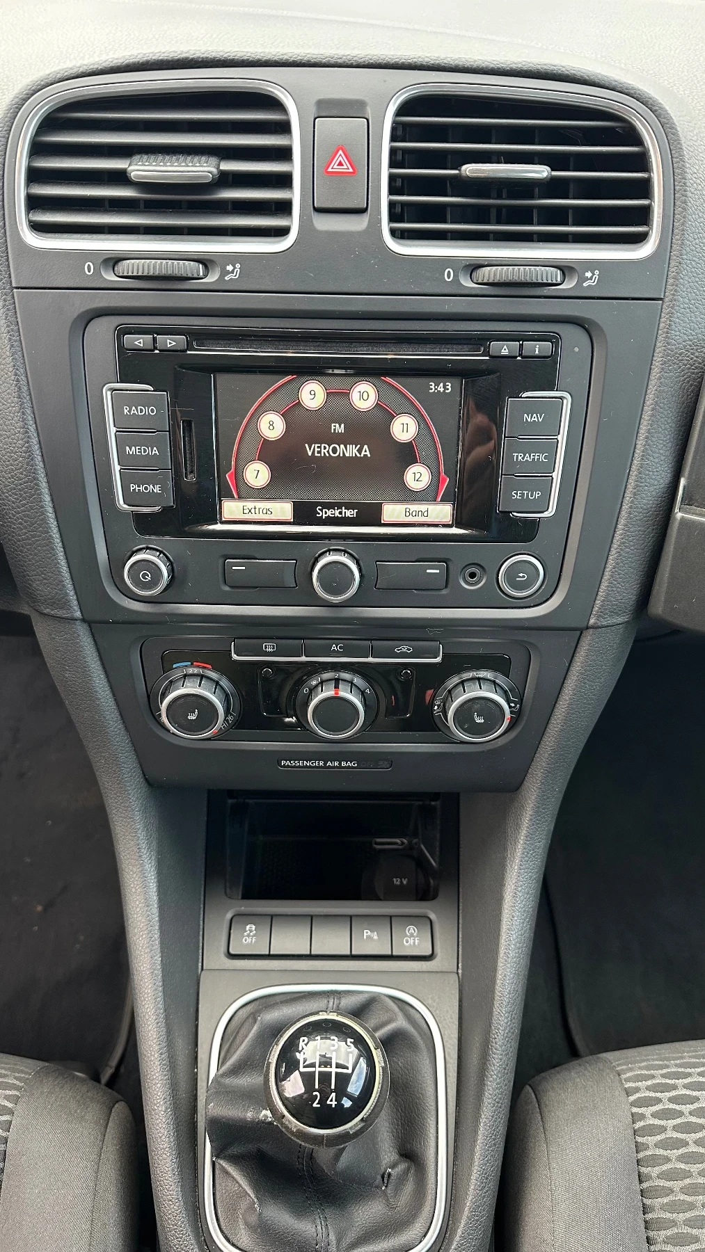 VW Golf Variant 1.6 TDI. * Перфектен* , снимка 10 - Автомобили и джипове - 53803820