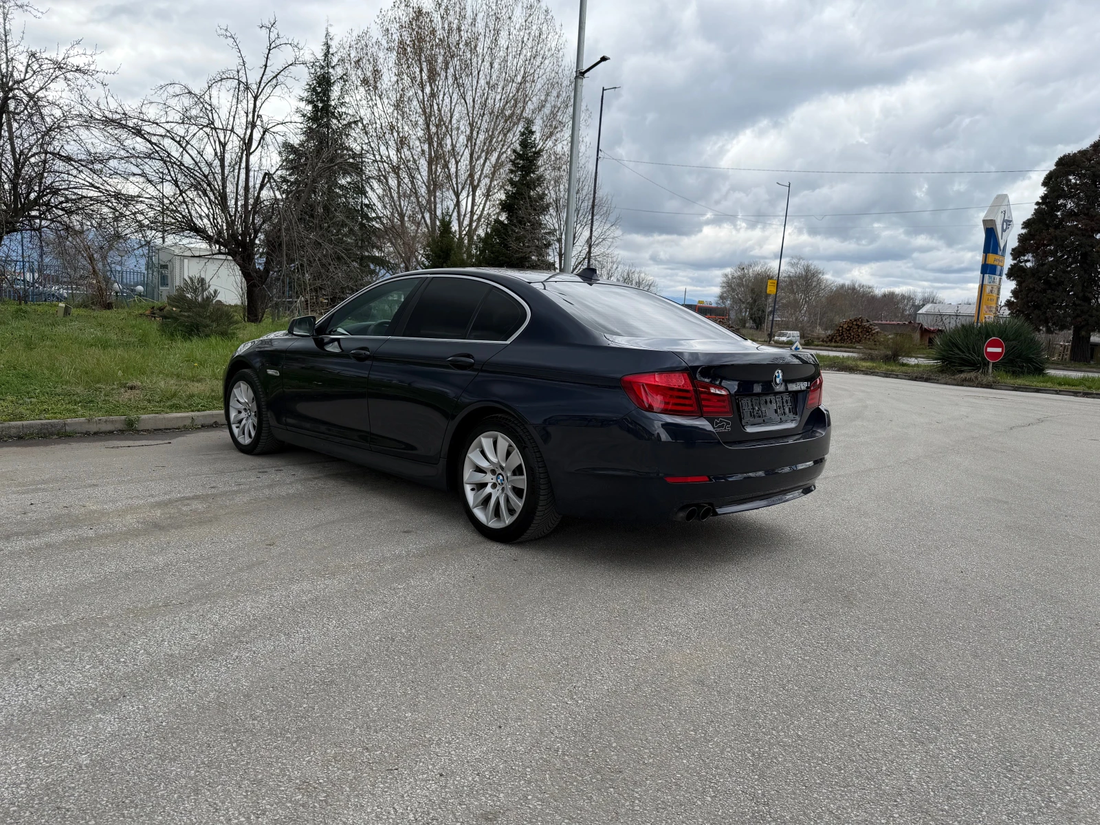 BMW 528 3.0i Luxury, снимка 3 - Автомобили и джипове - 54082884