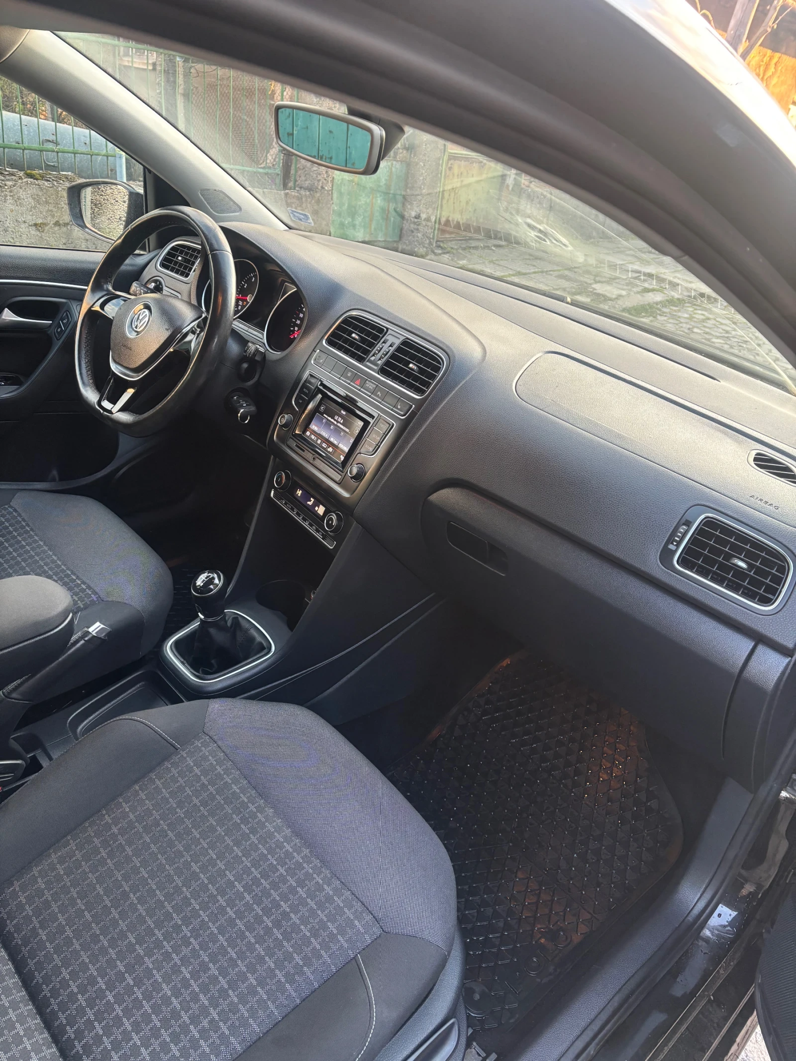 VW Polo EURO 6B, снимка 9 - Автомобили и джипове - 54133722