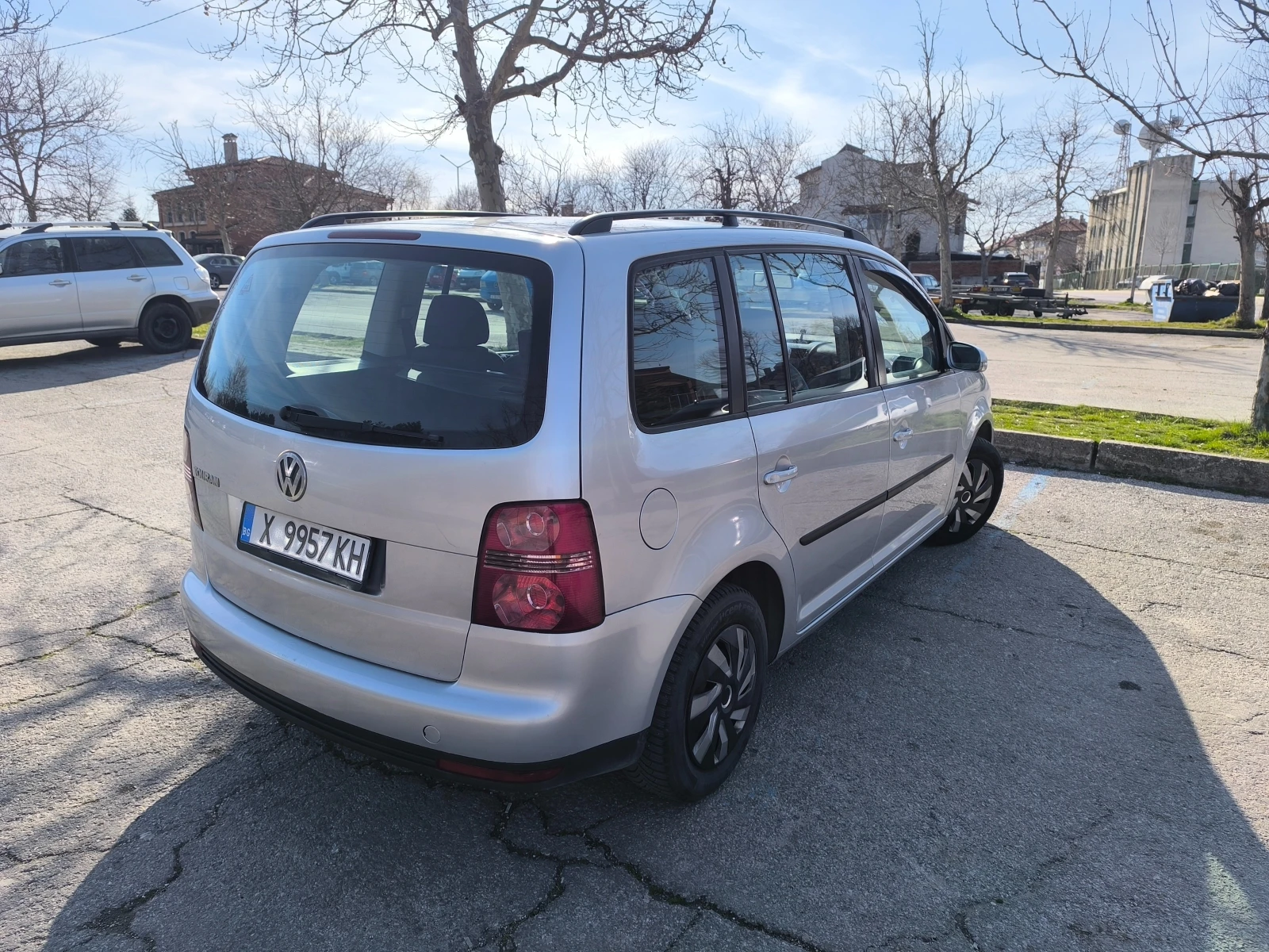 VW Touran, снимка 4 - Автомобили и джипове - 54515277
