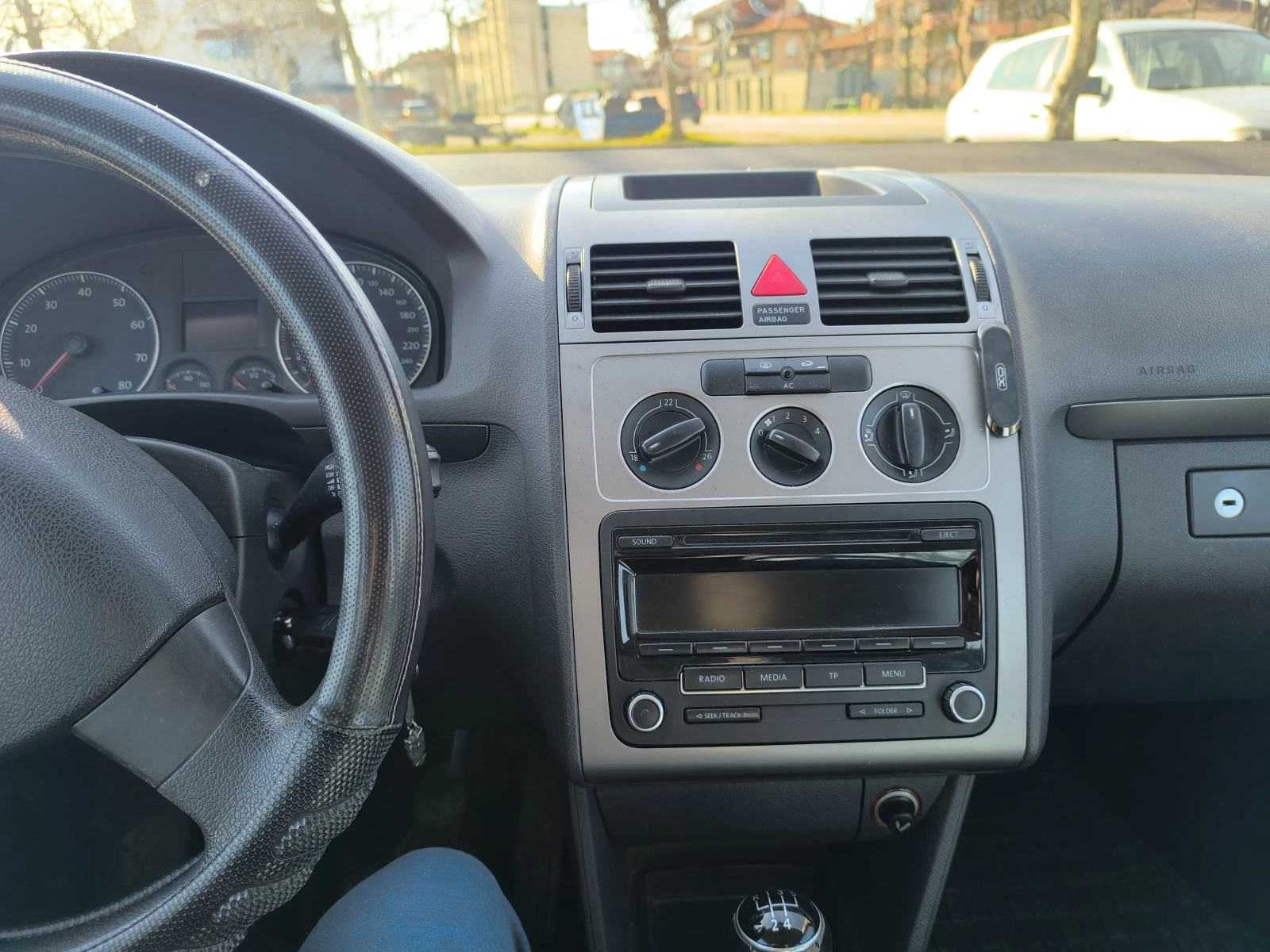 VW Touran, снимка 7 - Автомобили и джипове - 54515277